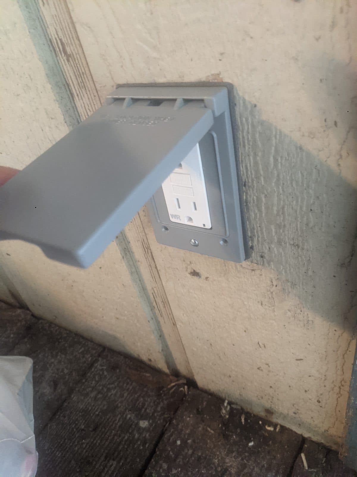 Outdoor Outlet Replacement